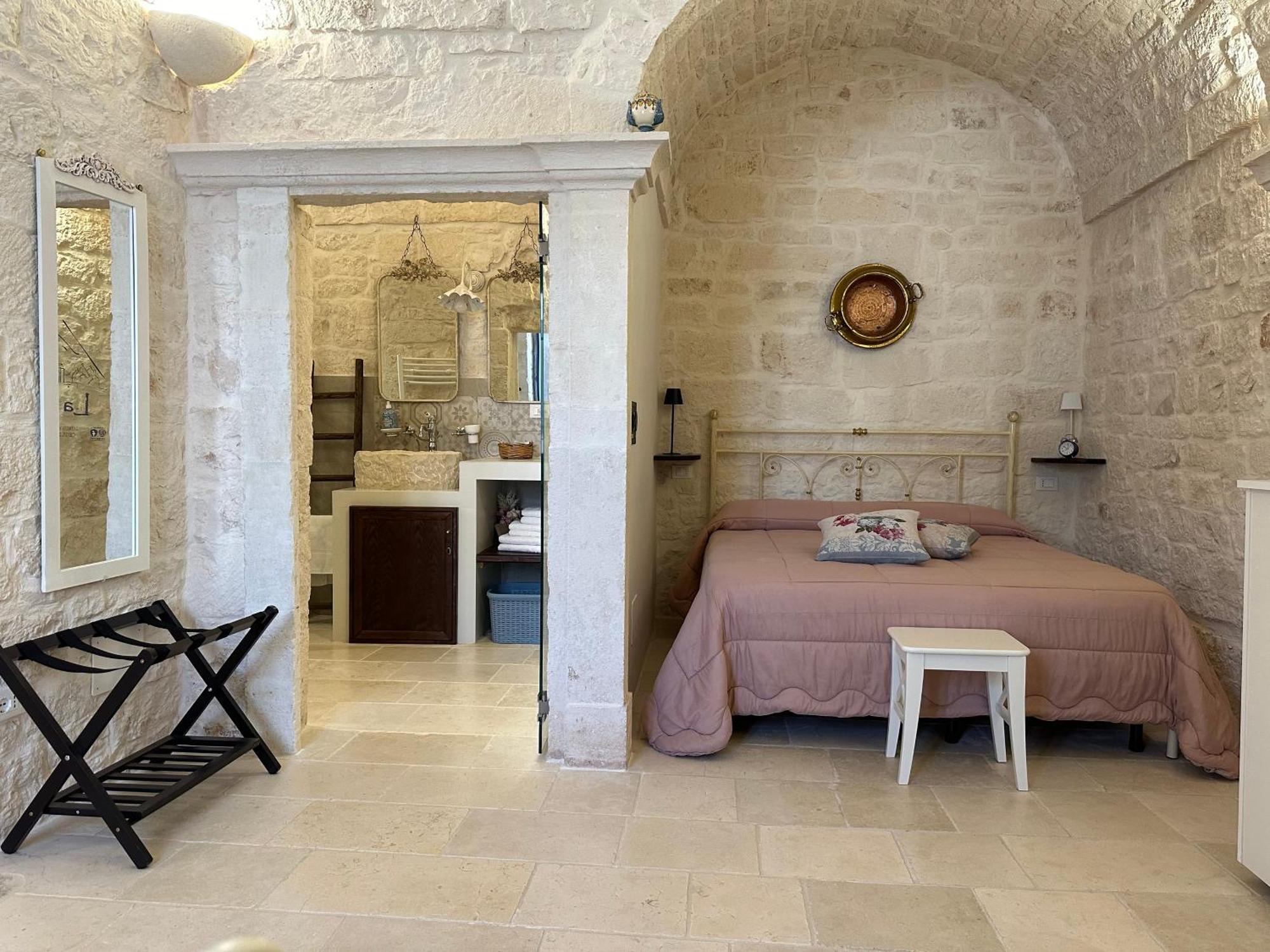 Suite La Petra Челье-Мессапика Экстерьер фото